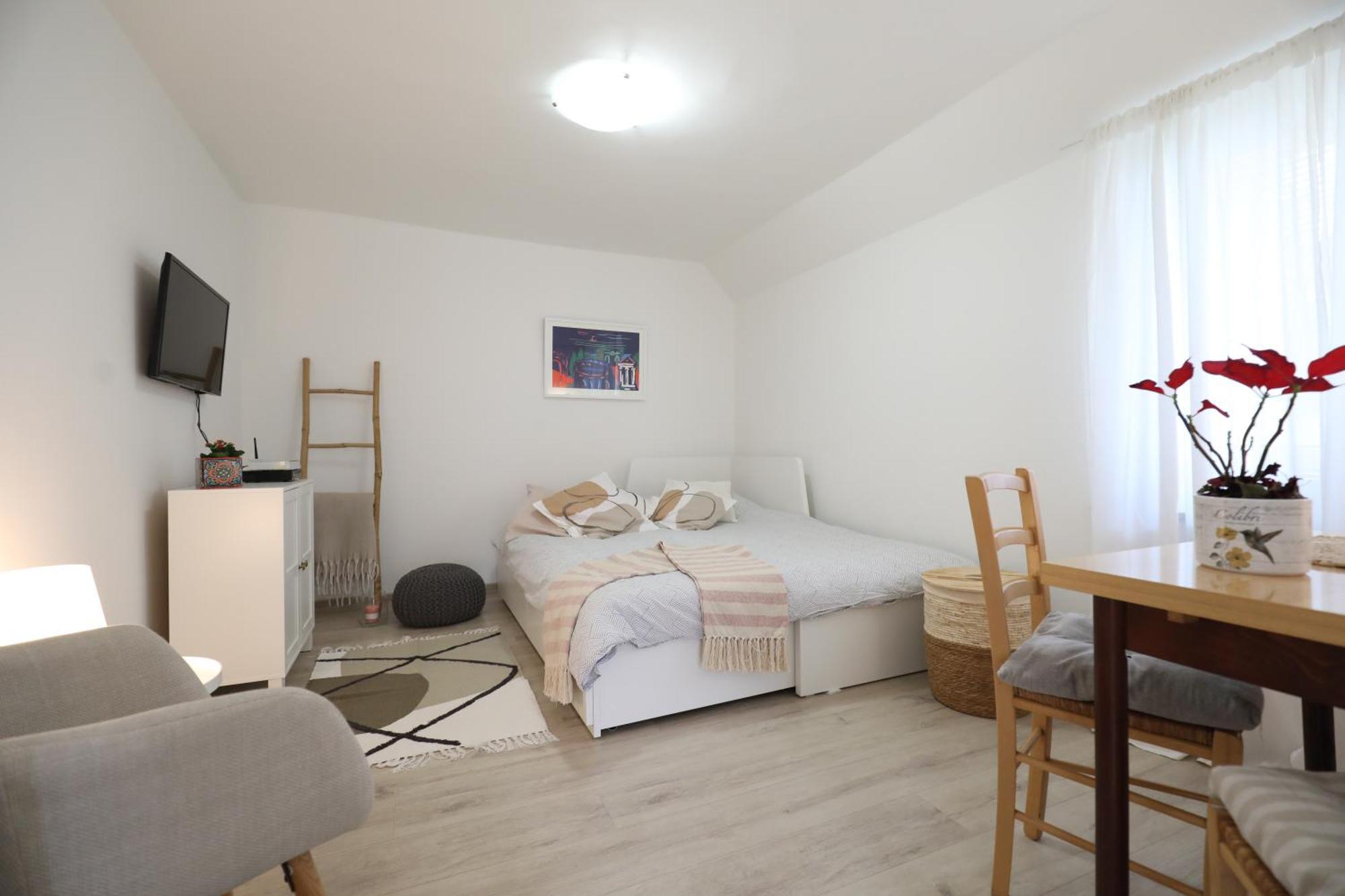 Apartment Mir พูลา ภายนอก รูปภาพ