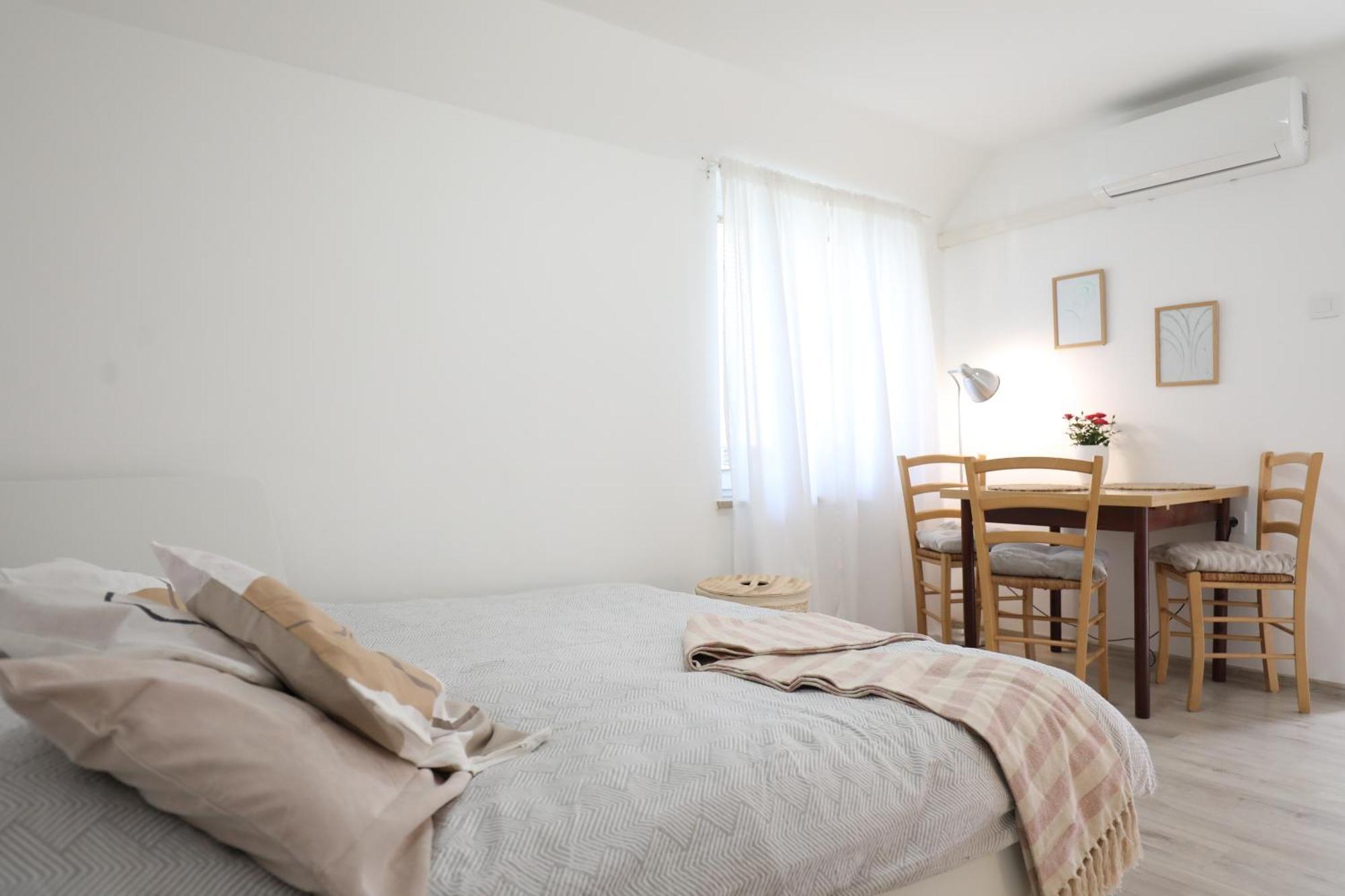 Apartment Mir พูลา ภายนอก รูปภาพ