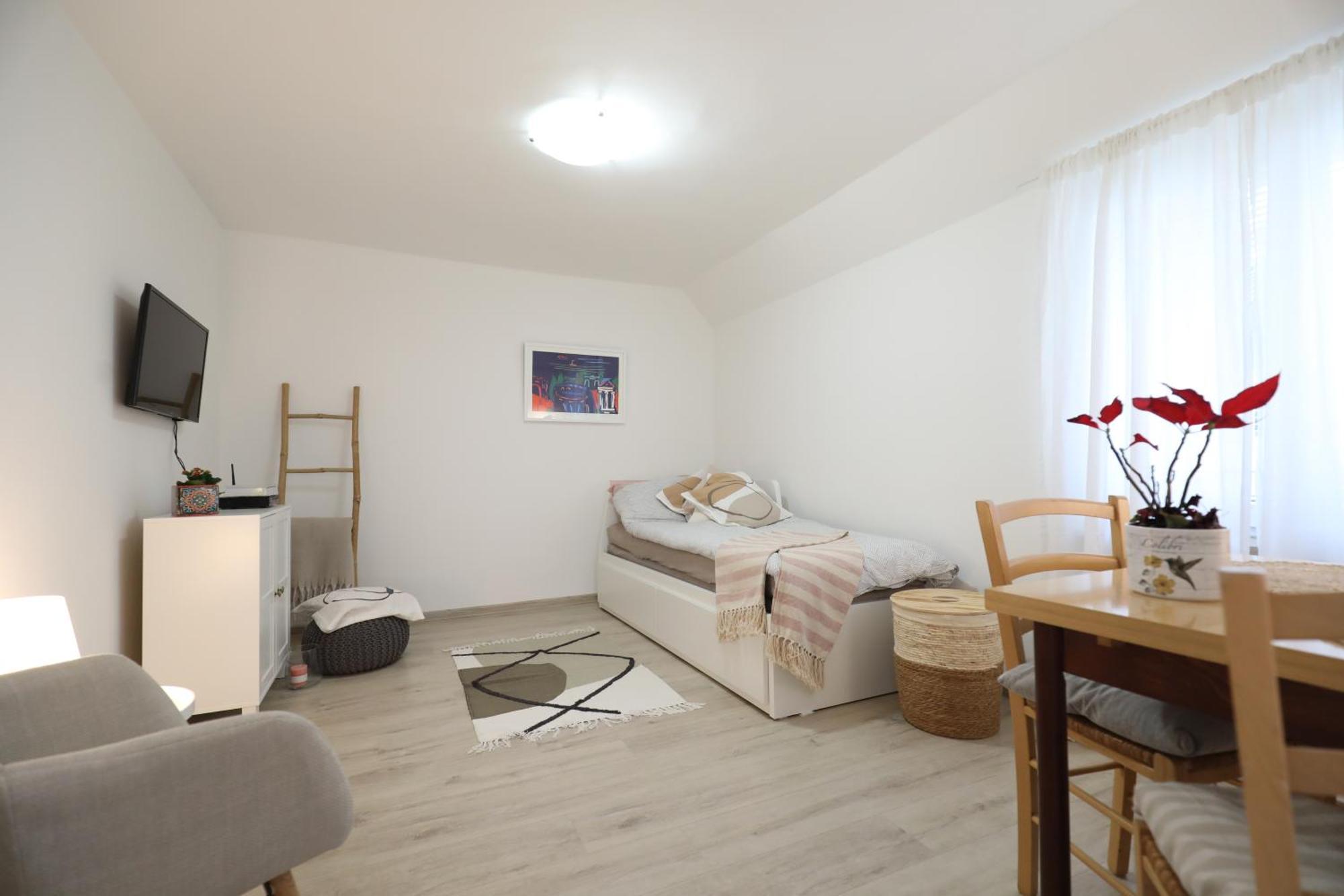 Apartment Mir พูลา ภายนอก รูปภาพ